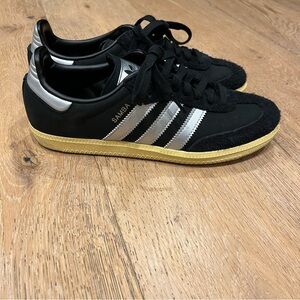 adidas Samba Sneakers Black & Metallic Silver Size US W8